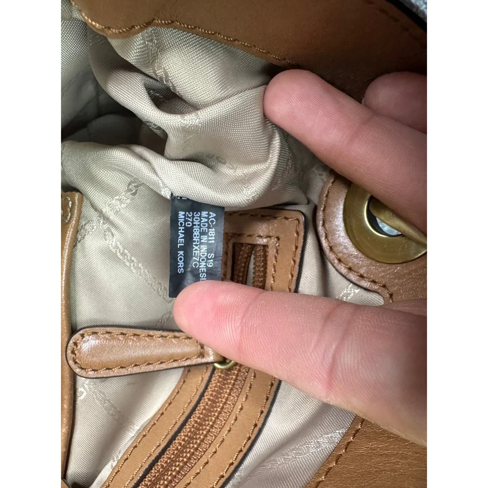 Michael Kors Beige Canvas Leather Trim Triple Compartment Shoulder Bag SCKPSOMY
